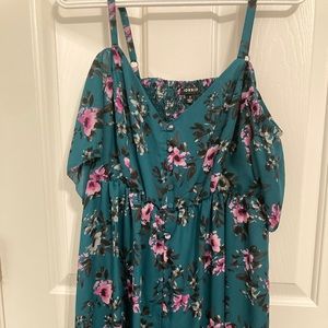 EUC Torrid cold shoulder floral top
